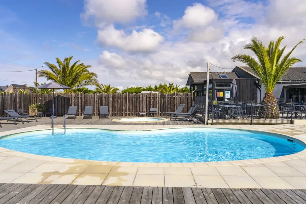 Swimming pool at the Breizh Légendes campground in Finistère