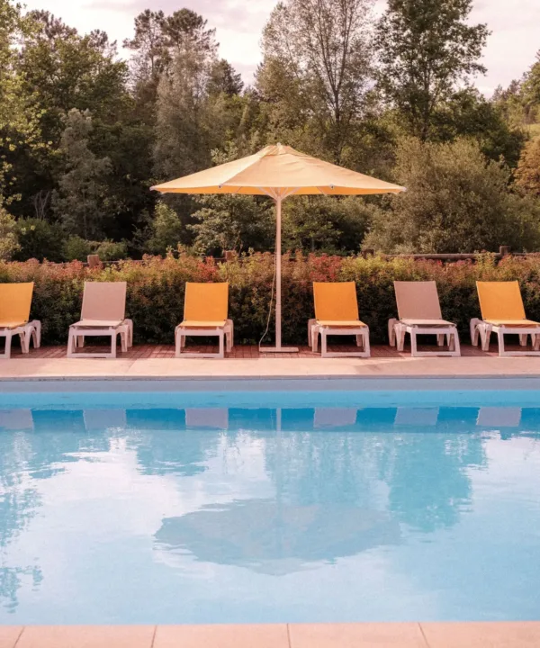terrasse piscine camping perigord
