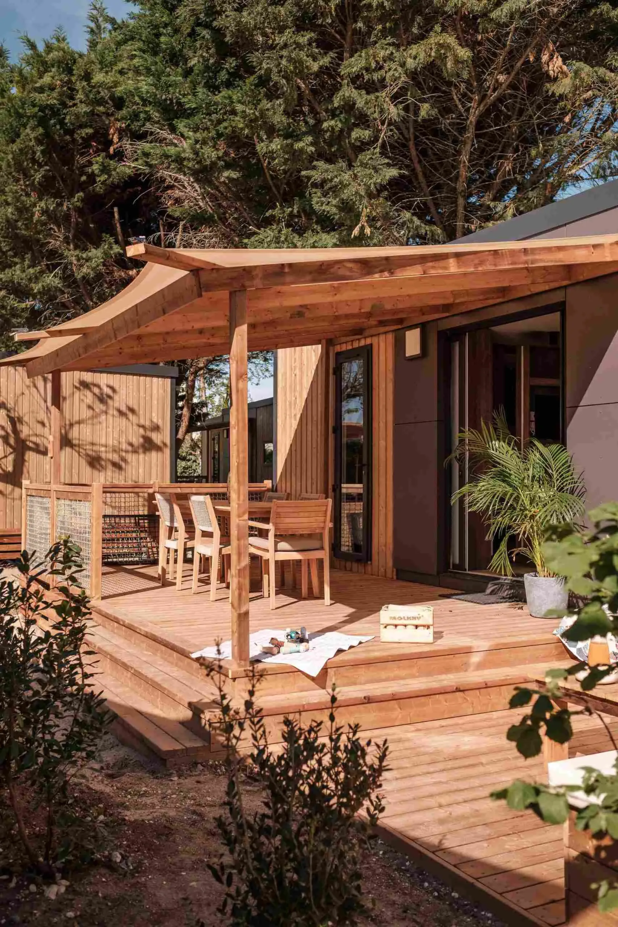 Découvrez la magie du camping Slow Village près de Saint Cyprien, au coeur de la Dordogne