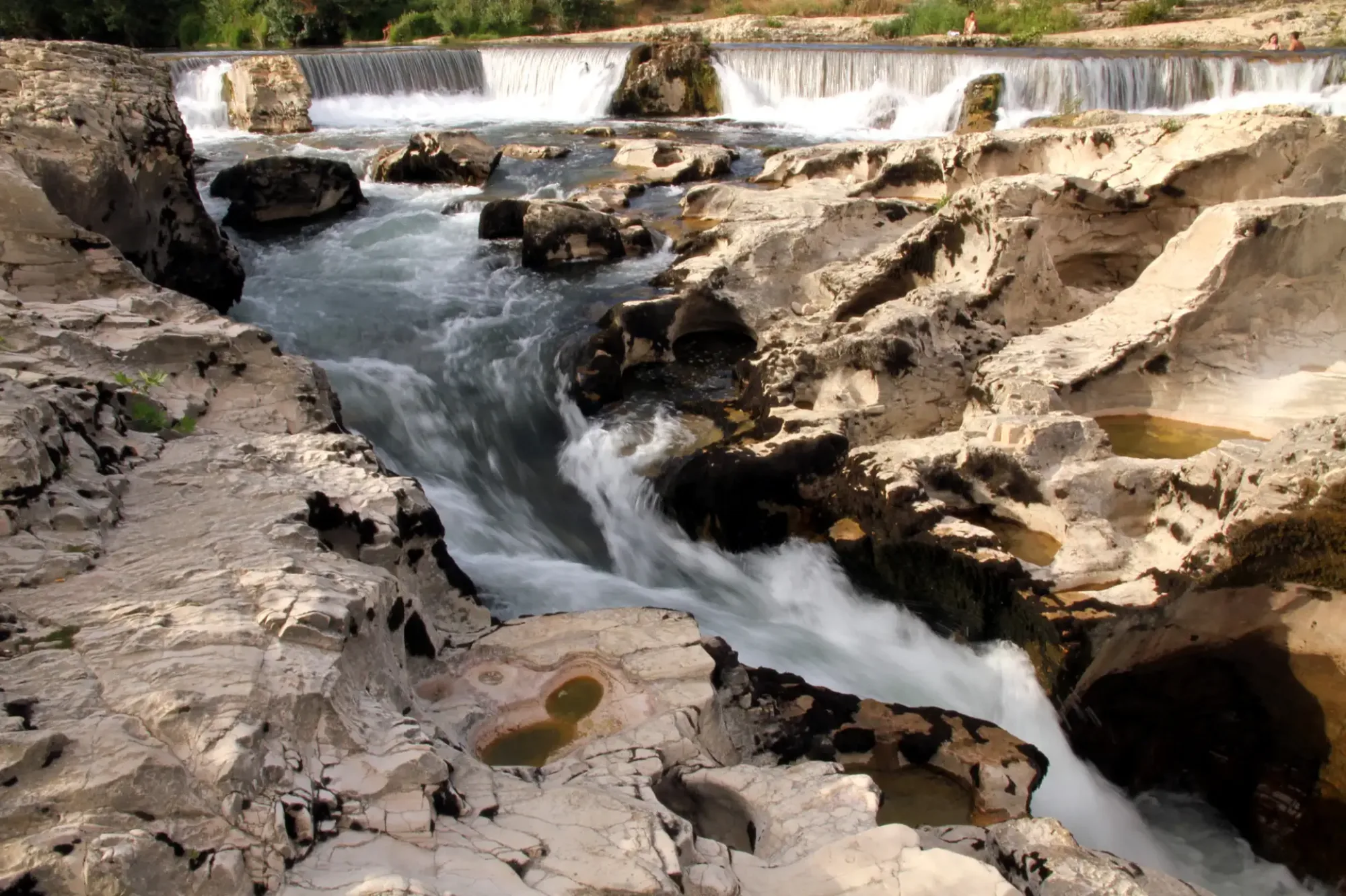 Le cascate del Sautadet: uno spettacolo mozzafiato a La Roque-sur-Cèze