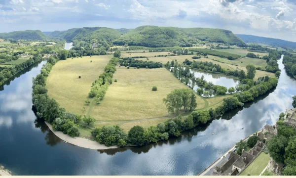 Paysage de la rivière de la Dordogne